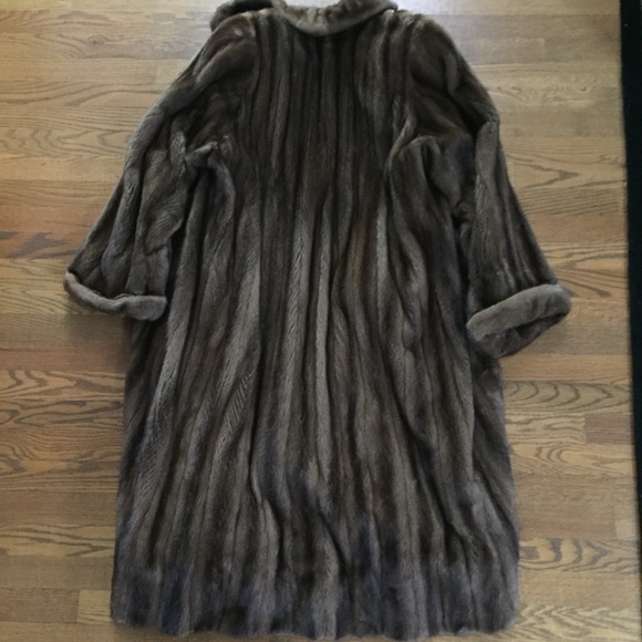 Full-length brown lined mink coat. size small, good condition! - Picture 2 of 5